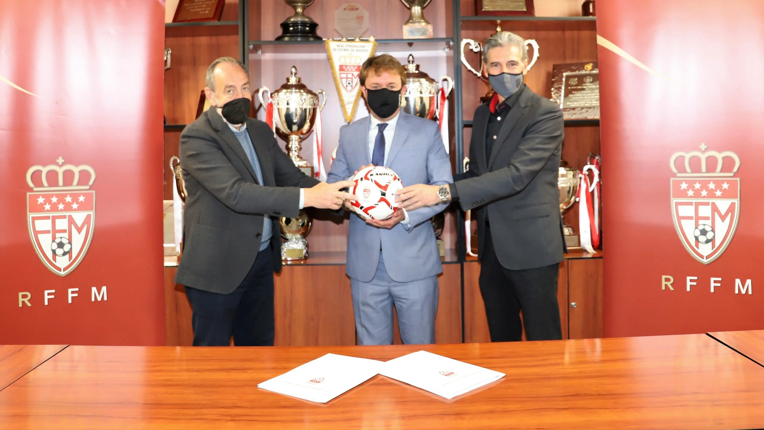 kromex balon futbol karma oficial r f f m 1 scaled