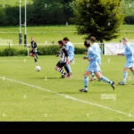 equipo de futbol en accion