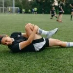 futbol seguro con proteccion adecuada