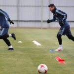 Mallas de fútbol: Importancia y opciones para jugar en equipo 4 jugadores de futbol con mallas