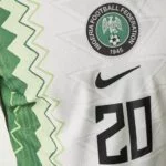estilo revolucionario en equipacion de futbol